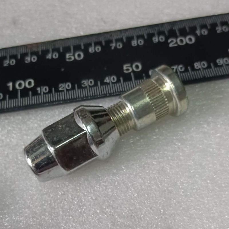 Volvo 240 Wheel Skru and nut.Nos. Shopee Malaysia