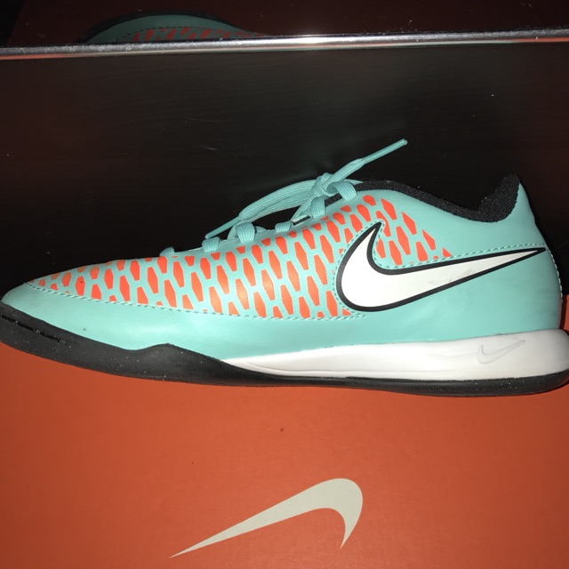 Nike Mens Magistax Proximo II Indoor Soccer Shoe Niky's