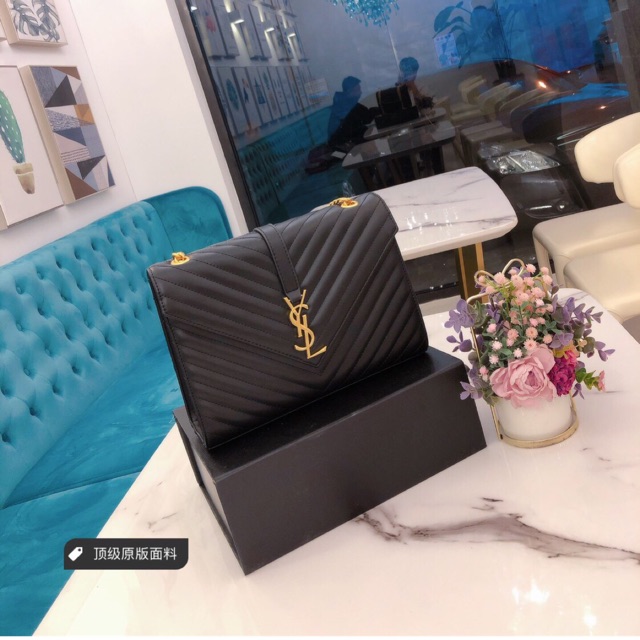 envelope large bag in quilted grain de poudre embossed leather