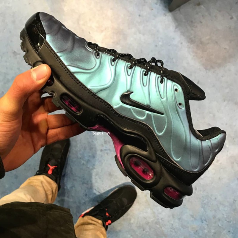 nike air max plus tn throwback future