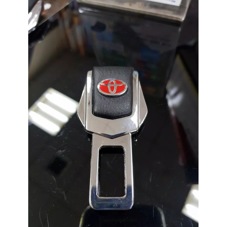 Safety Belt Plugs / Seatbelt Alarm Buzzer Stopper / Plugs / Toyota