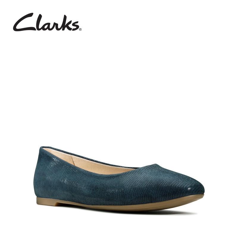 clarks navy flat shoes