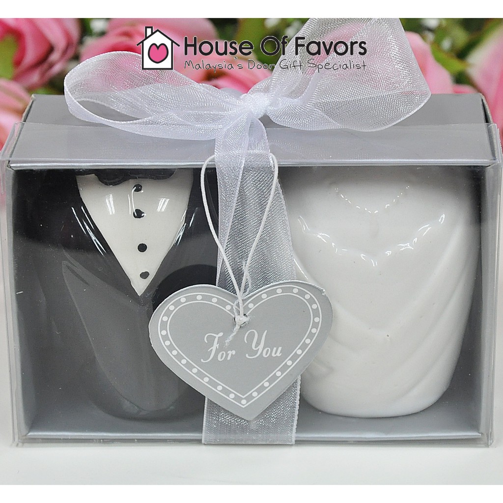 Bride and Groom Salt & Pepper Shaker Wedding Door Gift ...