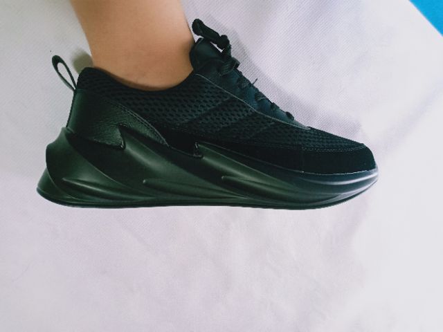 kasut adidas shark