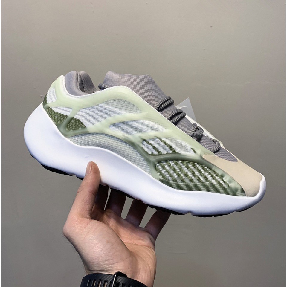 yeezy 700 womens sizing