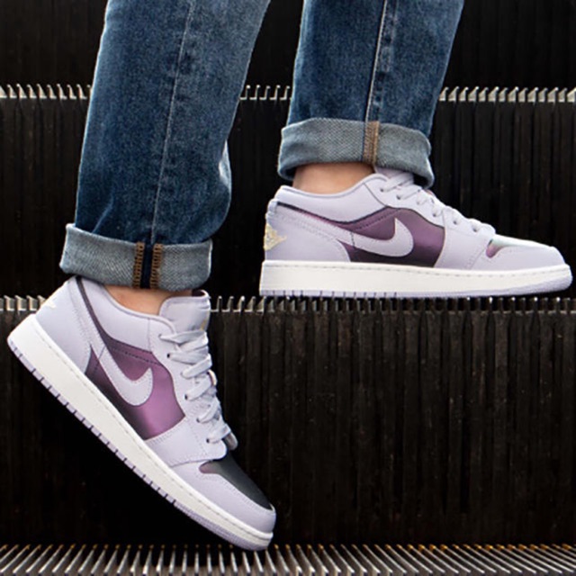 nike air jordan 1 low oxygen purple