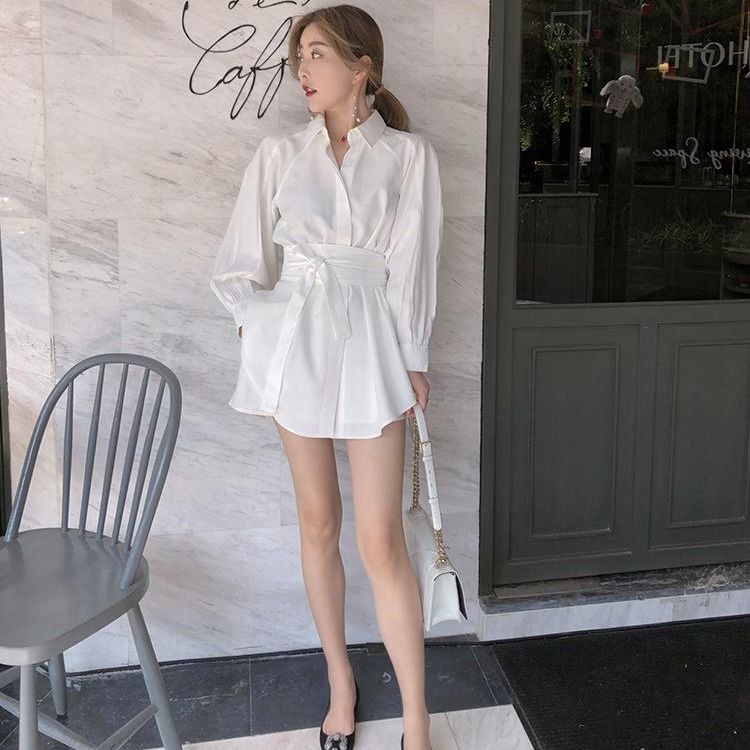 white loose shirt outfit