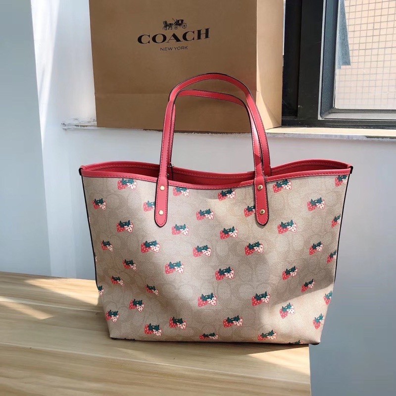 Coach REVERSIBLE CITY TOTE IN SIGNATURE CANVAS WITH STRAWBERRY PRINT (COACH  91515) | Shopee Malaysia