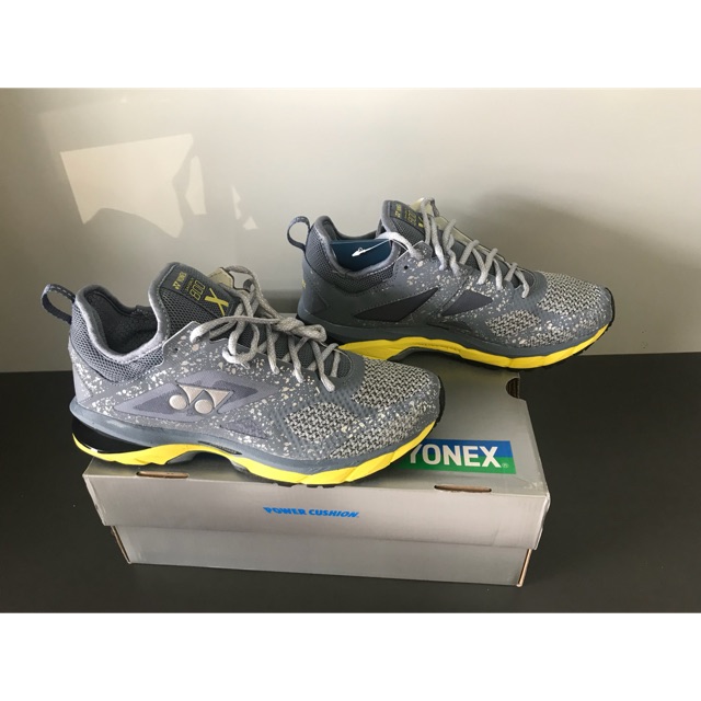 yonex power cushion running shoes