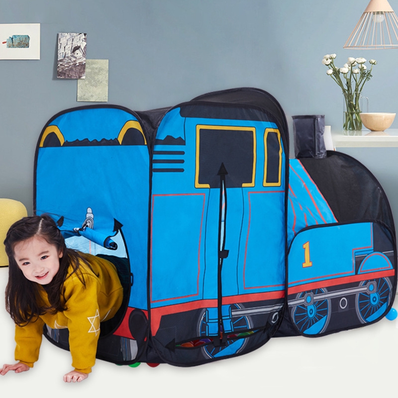 dark blue train from thomas