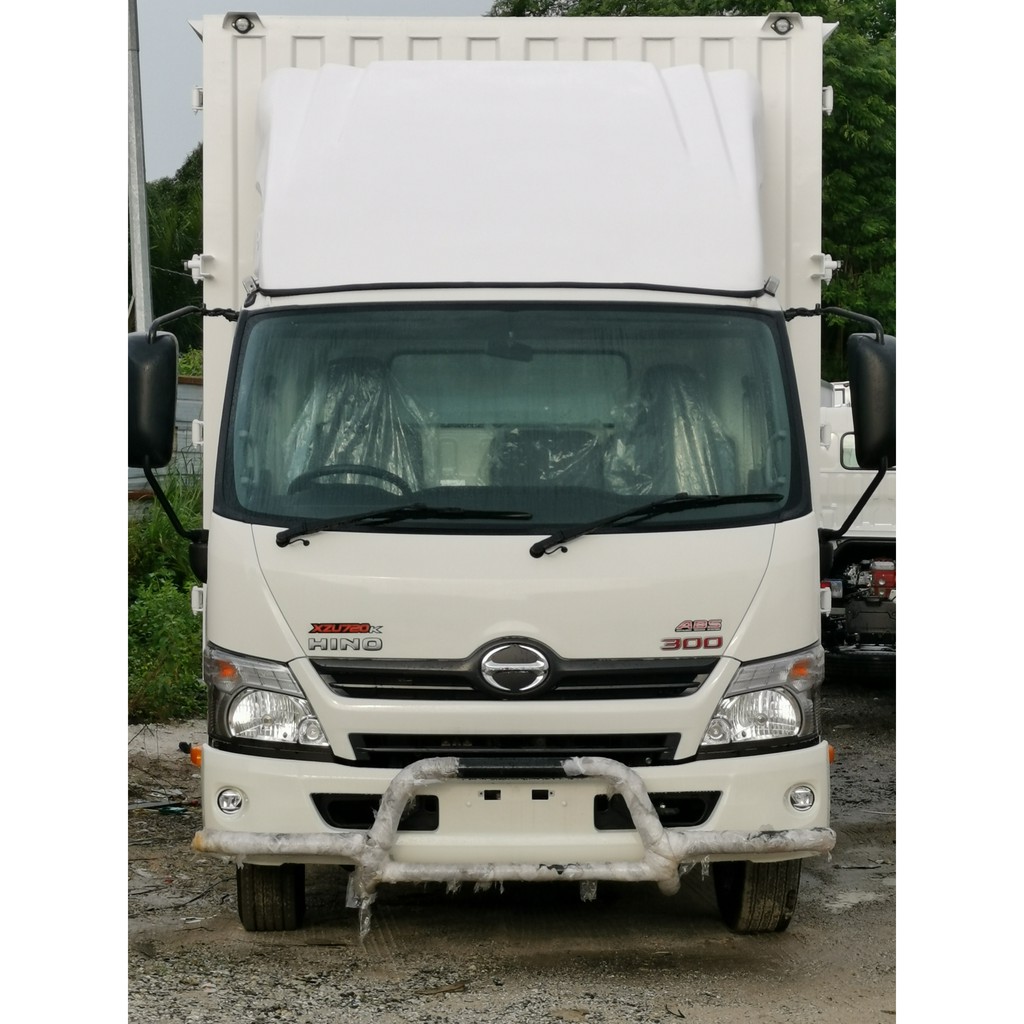 HINO XZU720K 2018 LORRY AIRFOIL / WIND DEFLECTOR / AIR CUTTER/ WIND