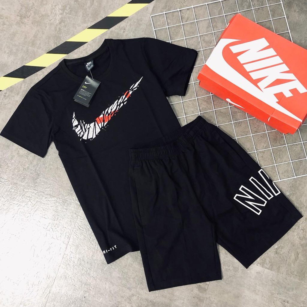 nike top and shorts set mens