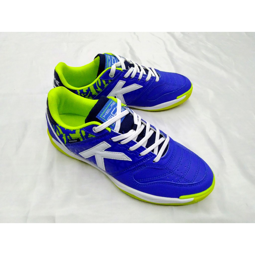 kasut futsal kelme