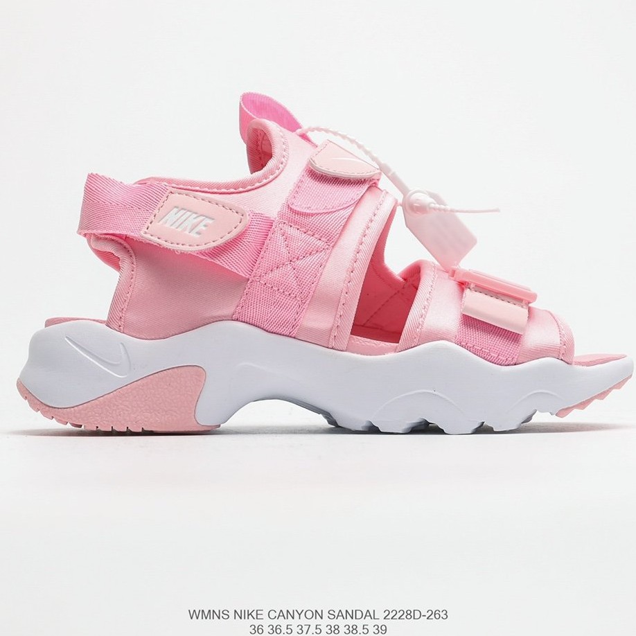 nike hiking sandals womens