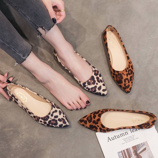 pointed leopard print shoes