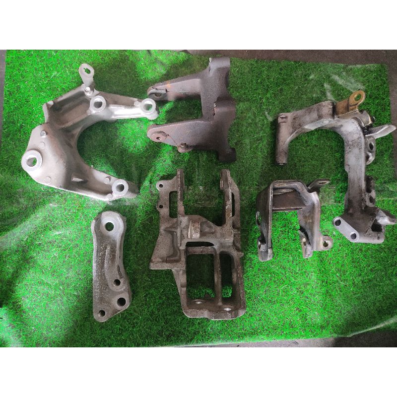 ENGINE MOUNTING BRACKET USED PARTS BRAKET ENJIN for PERODUA Shopee