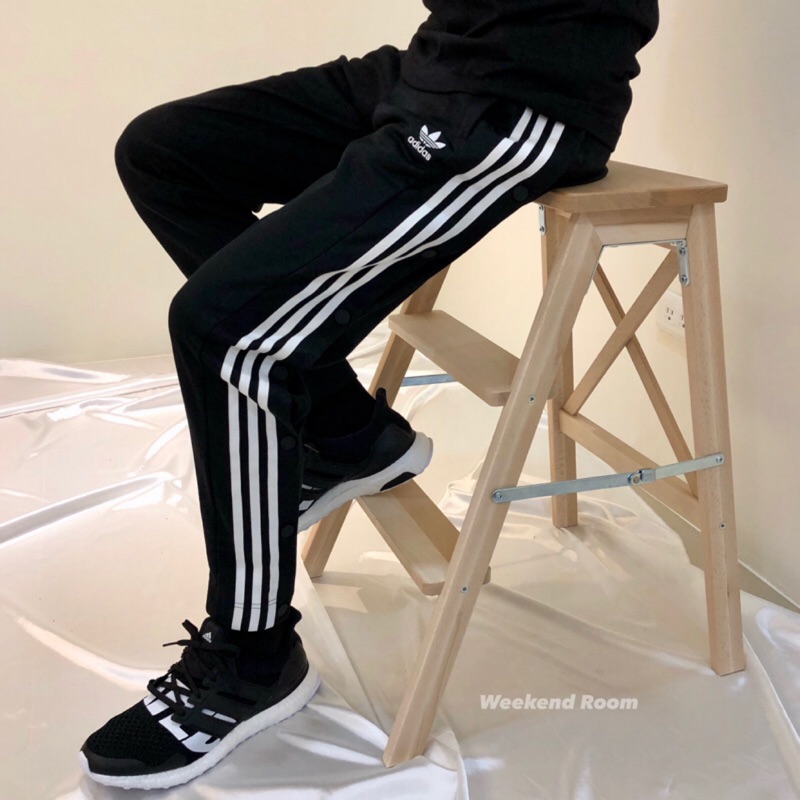 adidas originals adicolor popper joggers in black cw1283