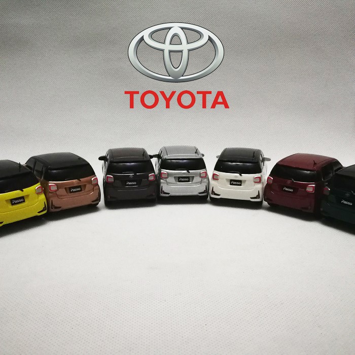 toyota rush diecast