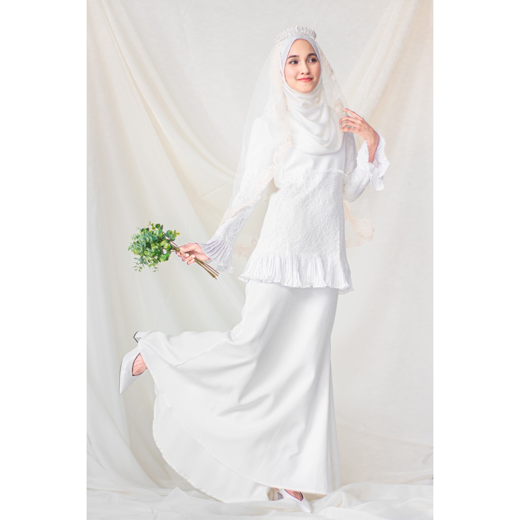 Modern Lacey White  Cream Baju  Kurung  Pleated Bell Sleeve 