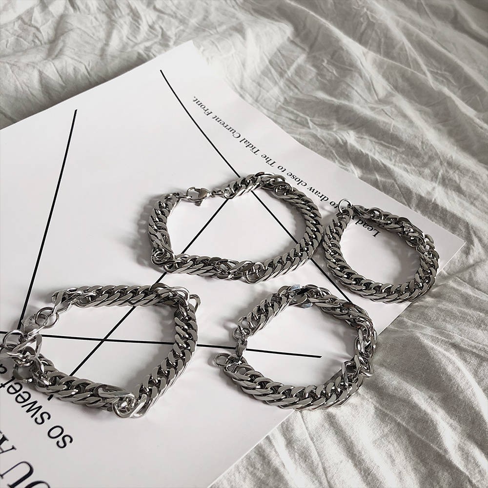 Rantai Silver Gelang Tangan Fengshi Ins Gelang Lelaki Baja Titanium Bersih Merah Sederhana Warna Murni Rantai Angin Sejuk Pasangan Perhiasan Gelang Lebar Lelaki Dan Wanita