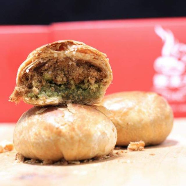 CHING HAN GUAN PANDAN MEAT FLOSS LOTUS BISCUITS (2 boxes 8pcs) IPOH