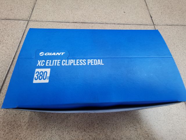 giant clipless pedals