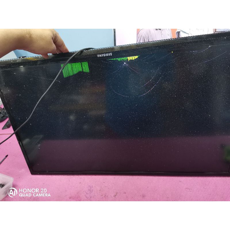 Samsung UA32EH4003 4 BACKLIGHT STRIP SCREEN CRACK 13/01/2022 Shopee