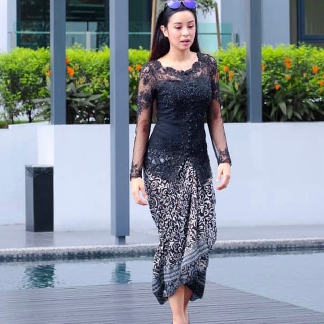 KEBAYA SABRINA SET PARIO KAIN PLISKET INNER Shopee KEBAYA SABRINA SET PARIO KAIN PLISKET INNER Shopee