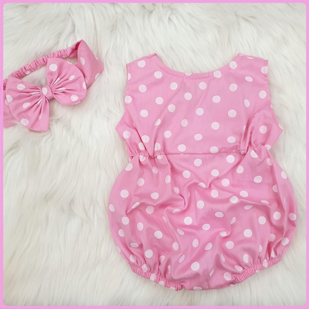 Pink body with polka dots bow behind the body premium design for girls ...