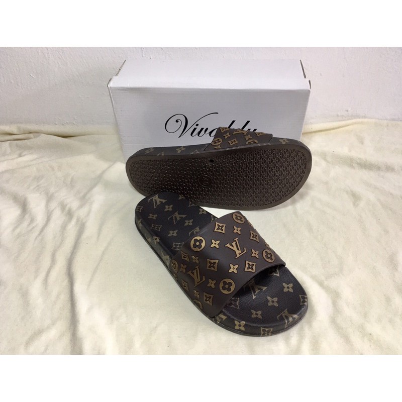 Local Stock】 LV MEN and WOMEN sandal Kasut lelaki LV kasut perempuan  fashionable 2021 size36-44