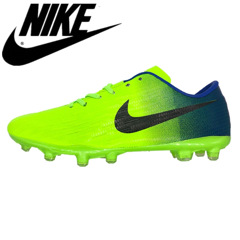 nike spike shoes for football