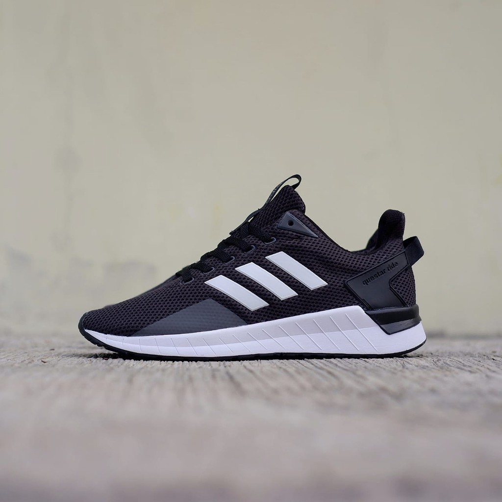 Dice in the Adidas styleYeezy Boost 750 Khaki Brown men