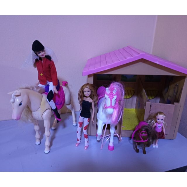 barbie stable and horse