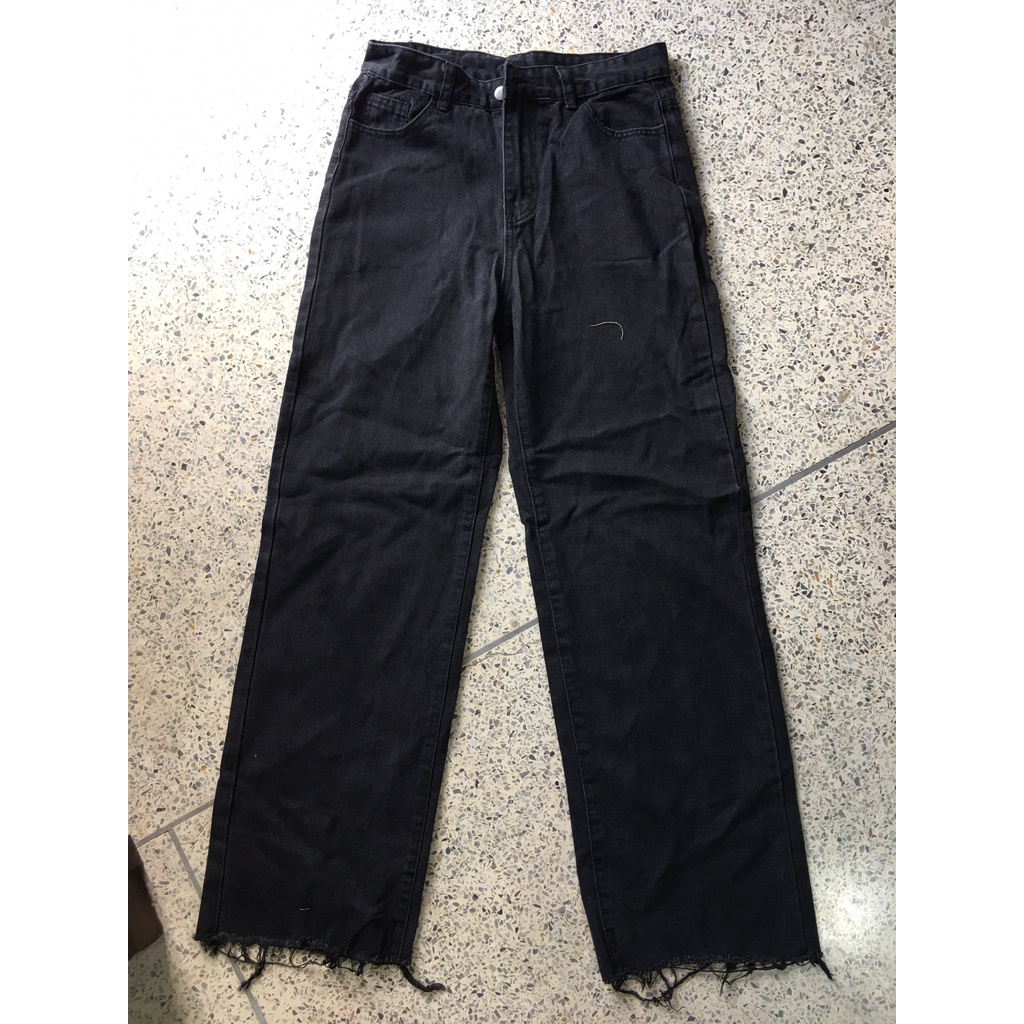 Straight leg jeans and Dave legs stretch skinny, hand 1 is defective. I would like someone who means it.