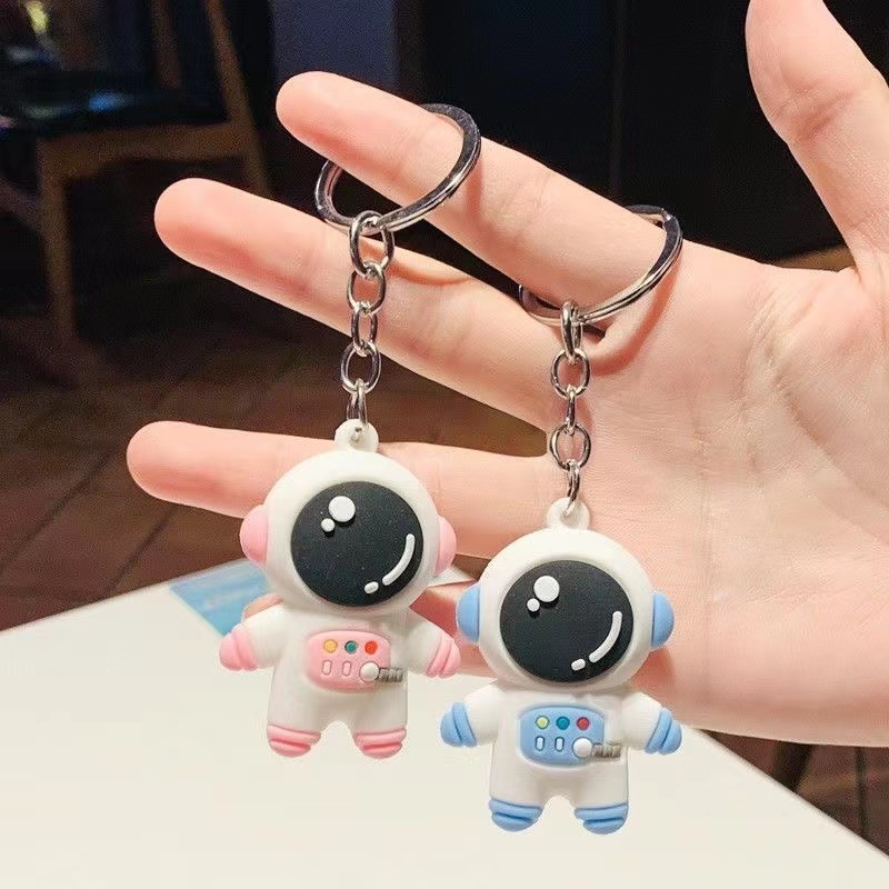 Cute Cartoon Soft Glue Astronaut Keychain dolls toys Spaceman Car Key Chain Couple Package Pendant Small Gift