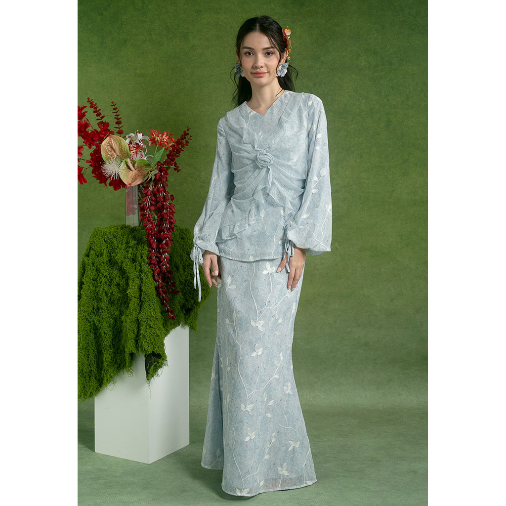 Lubna - Rosé Embroidered Kurung with Lace Set (Female)