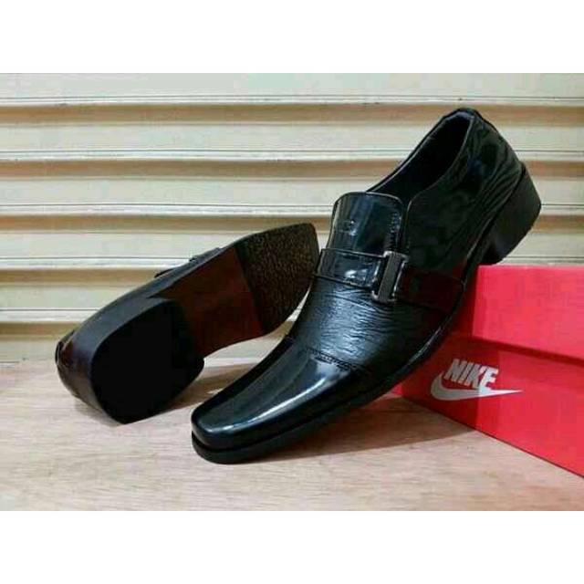 nike leather dress shoes