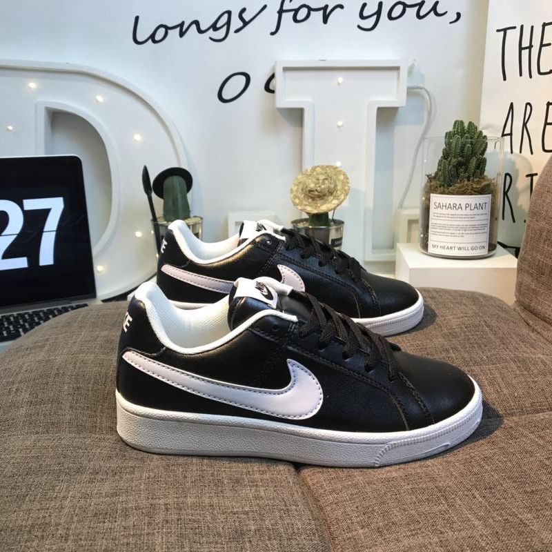 sepatu nike tennis