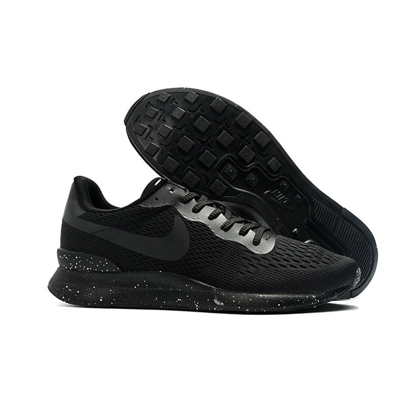 nike internationalist lt17 black