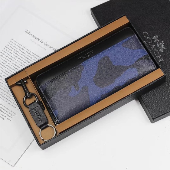 COACH Men's Camouflage Zipper Bag with Keyboard Gift Set F22530