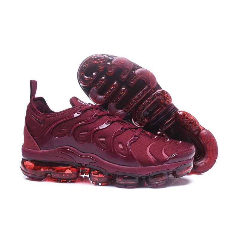 red vapormax mens