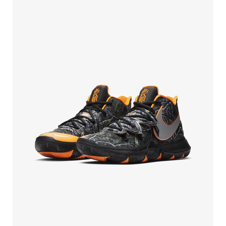 Nike Men 's Kyrie 5 Synthetic Basketball Buy Online in Japan