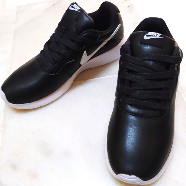 nike tanjun leather