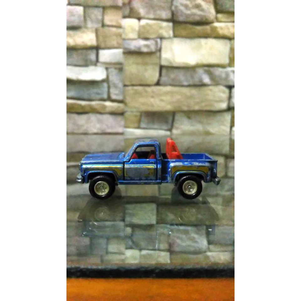 tomica chevrolet truck