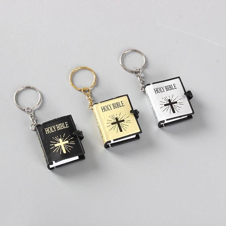 【Ready Stock】Mini Holy Bible Key Chain Souvenir Black Silver Glod Holy Bible Key Chain Gift Quickly Delivery