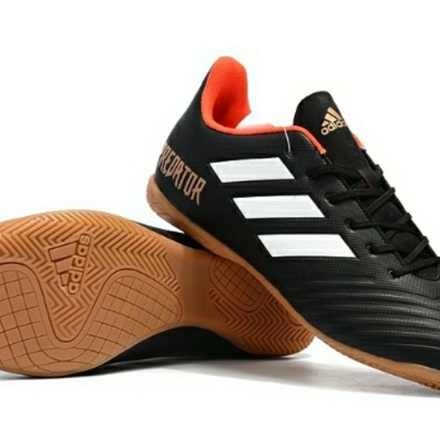 kasut futsal adidas