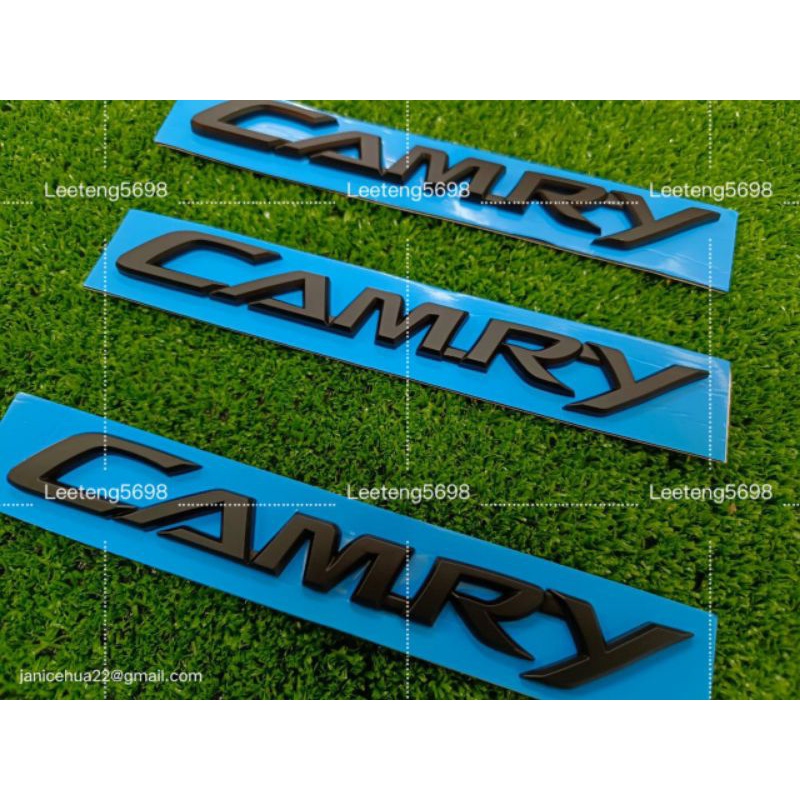 In-Depth Look At The 2020 Toyota Camry SE Black Emblems - Foto 8