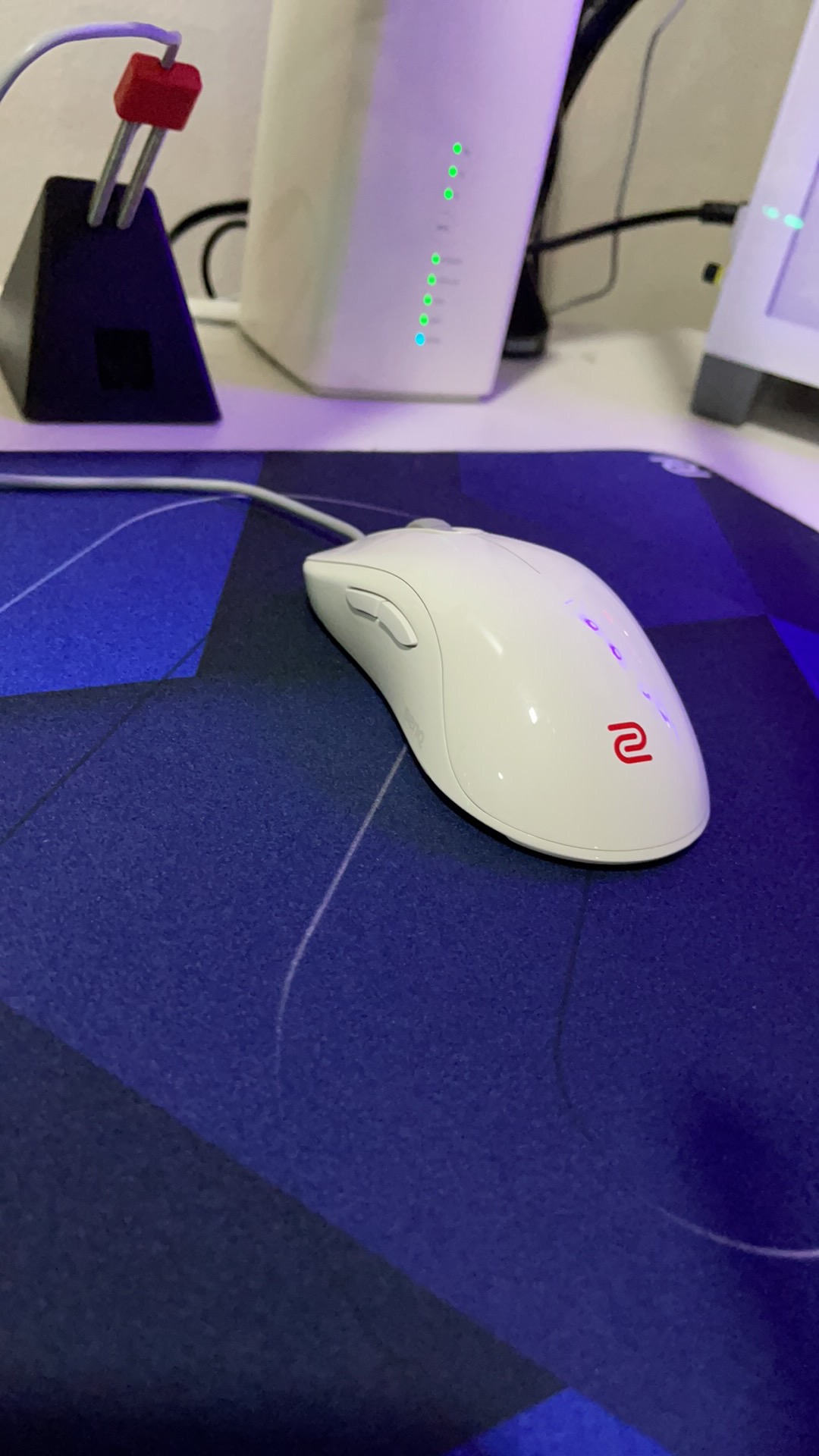 New Benq Zowie Fk1 B Large Esports Gaming Mouse White Edition 3360 Shopee Malaysia