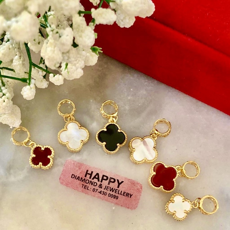 READY STOCK 916 Emas clover charm flower charm loket subang/ 916 gold clover charm lucky charm earrings/ 916 黄金 charm 牌