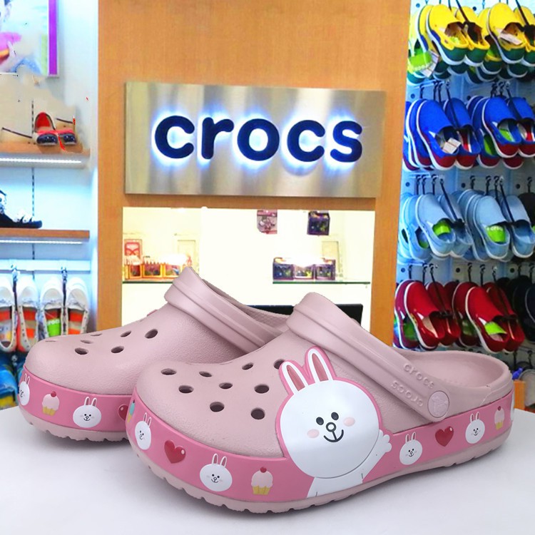 crocs in karachi